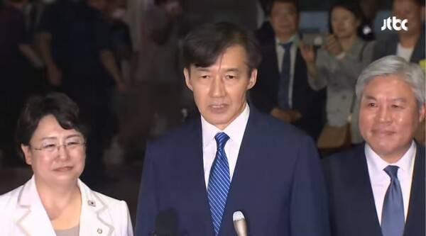 ▲조국 전 조국혁신당 대표가 15일 새벽 남부교도소에서 출소후 석방의 변을 밝히고 있다. 사진=JTBC 영상 갈무리