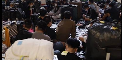 지난해 캄보디아 당국이 체포한 보이스피싱 사기 용의자. [사진 = 캄보디아 차이나타임스 캡처]