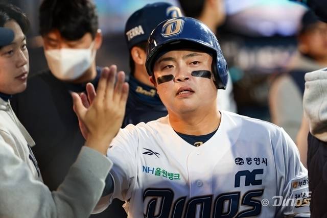큰 부상을 피한 권희동. 사진=NC 제공