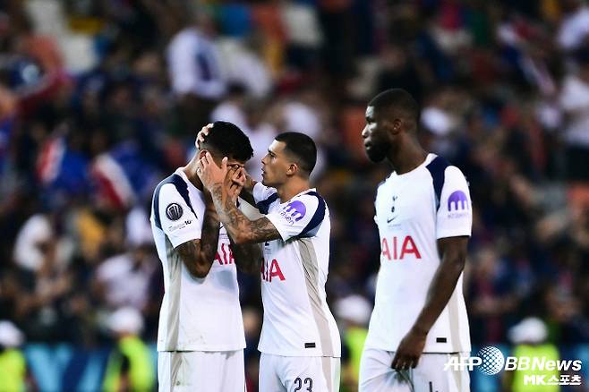 UEFA 슈퍼컵 패배에 실망한 토트넘 선수들. 사진=AFPBBNews=News1