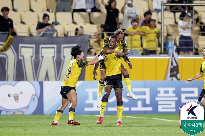 [서울=뉴시스]K리그2 전남 호난 멀티골. (사진=한국프로축구연맹 제공)