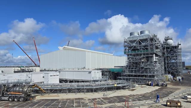 지난달 24일 네덜란드 로테르담항에 위치한 셸의 그린수소 플랜트 HH1 건설 현장. 사진(로테르담)=주재현