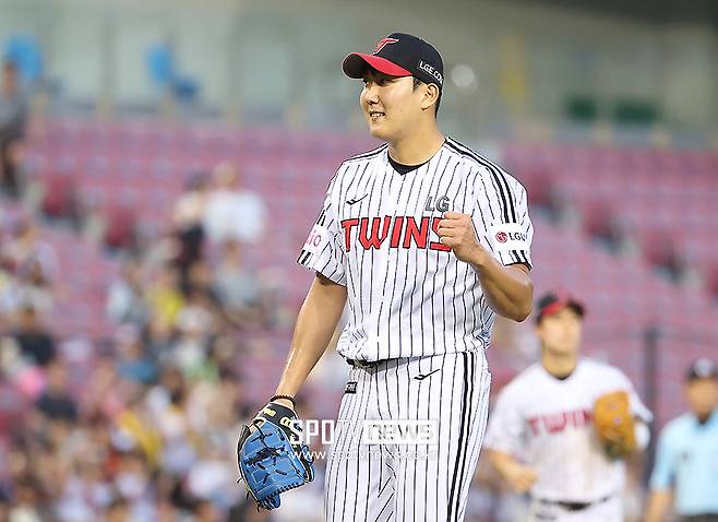 ▲ 지난해에 이어 올해도 좋은 활약을 펼치며 이제는 선발진의 상수로 자리한 손주영 ⓒ곽혜미 기자