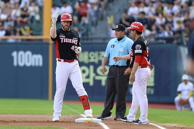 ▲ 위즈덤은 15일 잠실 두산전에서 첫 타석 안타 이후 줄곧 침묵했다 ⓒKIA타이거즈