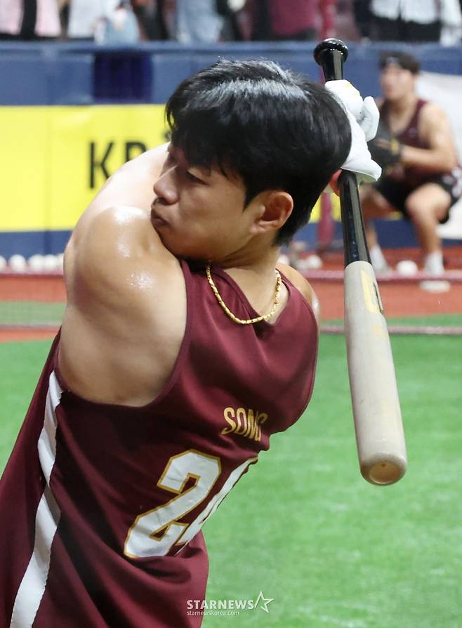 [영상] 송성문 vs 강백호 '누가 먼저냐?'