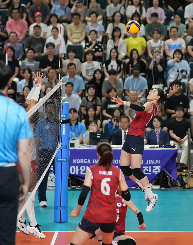 한국여자배구대표팀이 16일 일본과 맞대결을 치른다.(대한배구협회 제공)