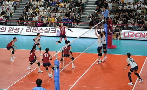 16일 진주실내체육관에서 치러진 일본과의 2025 코리아인비테이셔널 진주 국제여자배구대회 4차전에서 대한민국의 강소휘가 공격을 시도하고 있다. /사진=대한배구협회