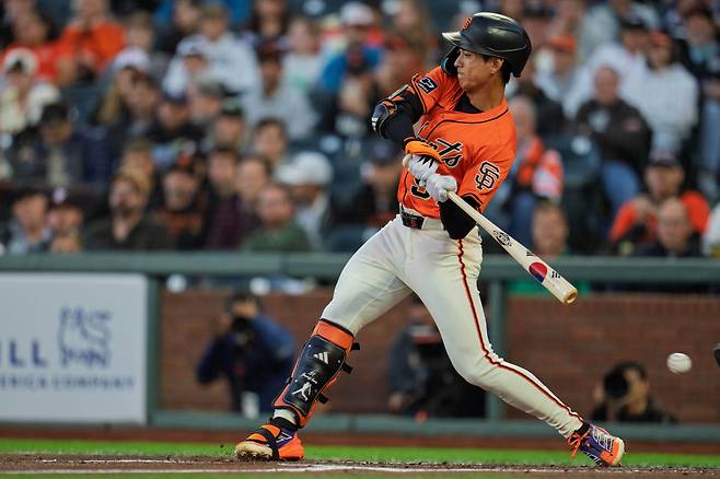 이정후가 2회말 탬파베이 선발 조 보일의 몸쪽 공을 볼로 골라 볼넷을 얻고 있다. Imagn Images연합뉴스