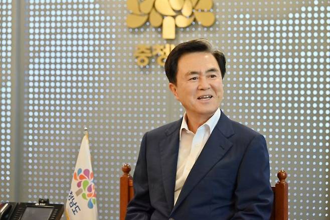 12일 김태흠 충남도지사가 지역의 정의로운 전환 정책을 설명하며, '석탄화력발전소 폐지지역 지원 특별법' 제정의 시급성을 강조하고 있다.(사진제공=충남도)