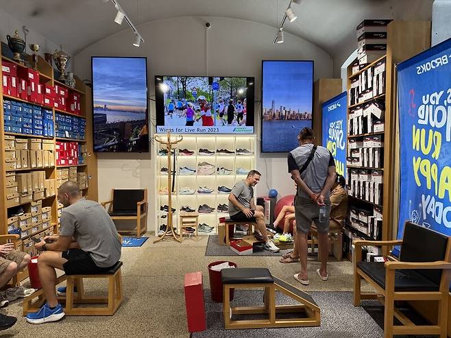 오스트리아 빈에 있는 특별한 러닝화 판매점 ‘토니스 라우프숍’(Tony’s Laufshop). 박미향 기자