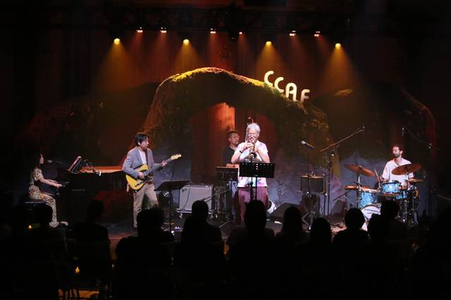 ▲ 지난 15일 성암교회에서 열린 ‘강윤미x데이빗 모왓 BEJE 리유니언’의 공연 모습. ⓒ이도희 춘천공연예술제 제공