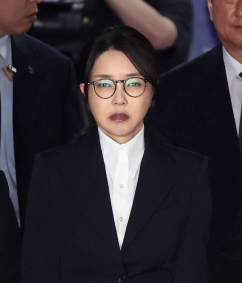 ▲ 서울중앙지법 나서는 김건희 여사 [연합뉴스]