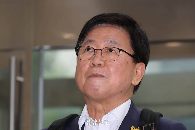 최교진 사회부총리 겸 교육부 장관 후보자가 지난 14일 인사청문회 준비 사무실이 마련된 서울 영등포구 여의도 한국교육시설안전원으로 출근하며 지명 소감을 밝히고 있다. 성동훈 기자