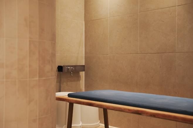 Rubber mat in a private room at seshin shop Heum [HEUM]