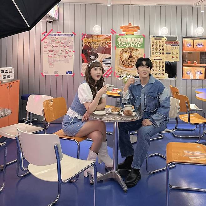그룹 코요태 신지(왼쪽), 가수 문원. 문원 인스타그램 캡처