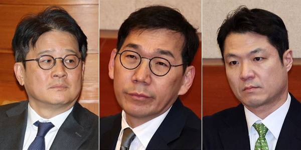 ▲사진 왼쪽부터 이창수 서울중앙지검장·조상원 4차장검사·최재훈 반부패수사2부장. 이들은 2024년 10월 김건희 도이치 주가조작 사건 무혐의 결론을 낸 수사 라인이다. 이후 검찰과 특검은 김건희의 주가 조작 사건을 다시 수사했다. 현재 김건희는 주가조작 범죄 등과 관련한 구속영장이 발부돼 서울 남부구치소에 수감돼 있다. ⓒ연합뉴스