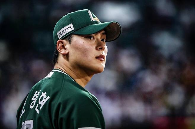 SSG 랜더스 마무리 투수 조병현 SSG 랜더스 마무리 투수 조병현이 16일 인천 SSG 랜더스필드에서 열린 2025 프로야구 LG 트윈스와 홈 경기에서 한 곳을 응시하고 있다. [SSG 랜더스 제공. 재배포 및 DB 금지]