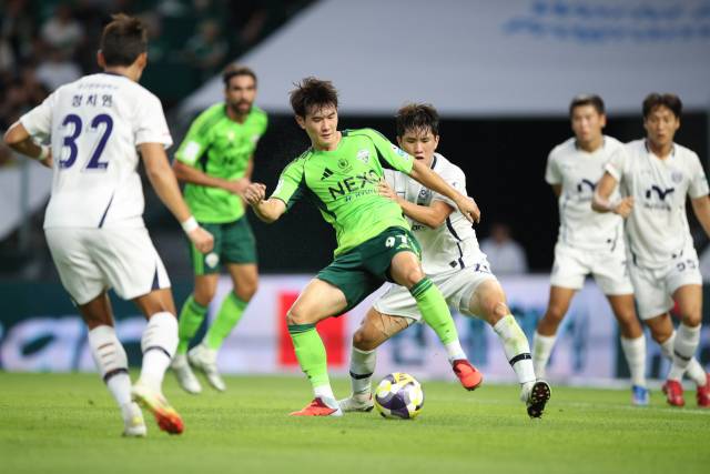 On the 16th, Daegu FC and Jeonbuk Hyundai match. Korea Professional Football Federation provided