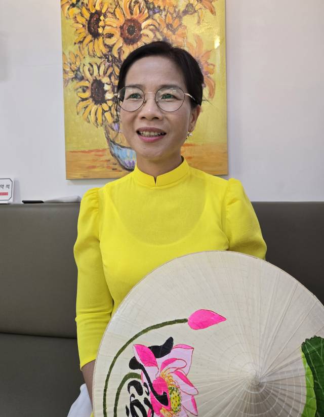 도 옥 루이엔 교수. 마경대 기자