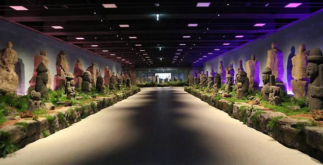 전시관 입구 3선3상 ⓒ제주의소리