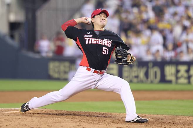 KIA 전상현이 서울 잠실구장에서 열린 2025 KBO리그 정규시즌 LG전서 역투하고 있다. 사진 | KIA 타이거즈