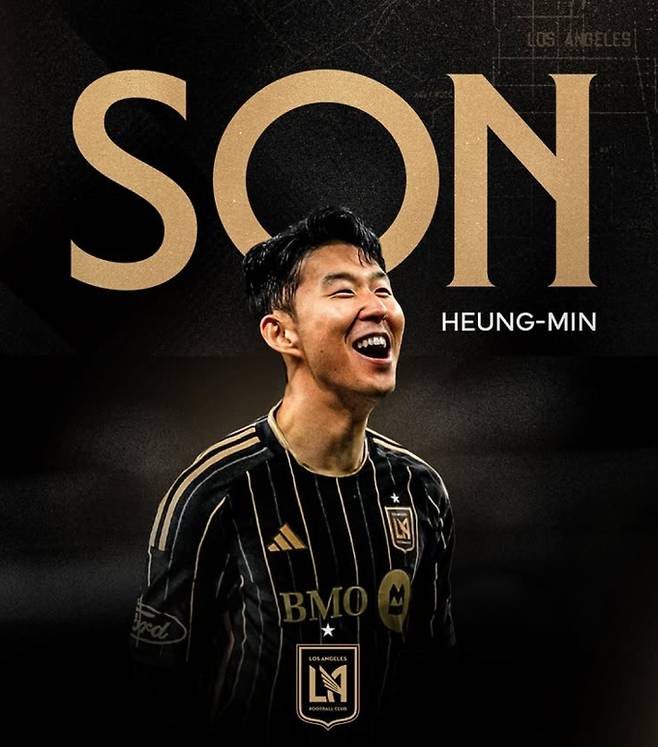 축구 경기 일정, 중계 방송, 손흥민 LAFC 선발 예상, LAFC 손흥민 유니폼©손흥민 SNS, 손흥민 선수가 미국 메이저리그 사커(MLS) LAFC 소속으로 데뷔골에 집중하고 있다. 한국 시간 2025년 8월 17일 오전 8시 30분, 매사추세츠주 폭스버러의 질레트 스타디움에서 뉴잉글랜드 레볼루션과 원정 경기를 치른다. LAFC는 서부 컨퍼런스 5위를 기록 중이며, 플레이오프 홈 어드밴티지를 위해 상위권 진입을 목표로 한다. 손흥민 선수는 지난 시카고 파이어전에서 데뷔전을 치렀으며, 이번 경기에서 첫 선발 출전과 데뷔골에 대한 기대가 크다. 경기는 애플티비 (apple tv)를 통해 시청 가능하다.