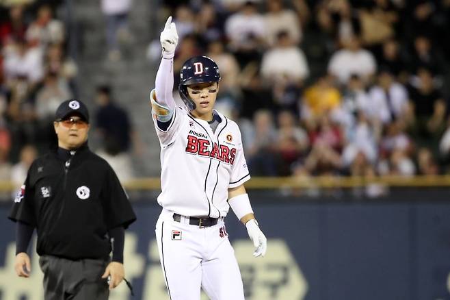 역전 2타점 적시타를 때려낸 조수행.뉴스1