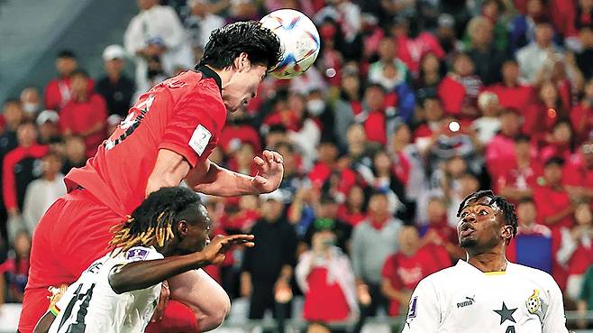 2022년 카타르월드컵 가나전에서 통쾌한 헤딩골을 터트린 조규성. [연합뉴스]