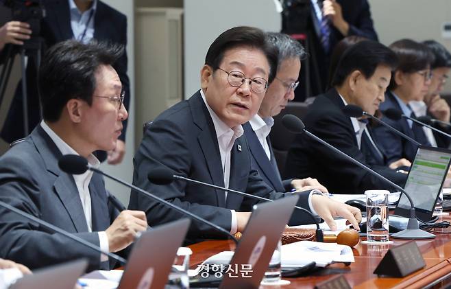 이재명 대통령이 지난달 29일 서울 용산 대통령실에서 열린 국무회의에서 발언하고 있다. 대통령실사진기자단