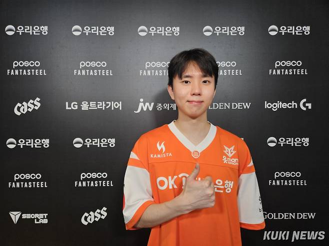 ‘모건’ 박루한 17일 서울 종로구 LCK 아레나에서 열린 ‘2025 LCK’ 정규시즌 4라운드 디플러스 기아와의 경기가 끝난 뒤 쿠키뉴스와 인터뷰를 하고 있다. 송한석 기자