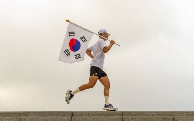 '2025 815런' 주최한 가수 션. YG엔터테인먼트 제공