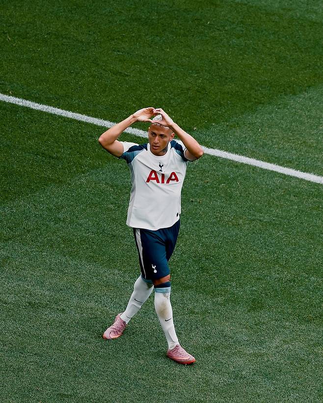 번리전 득점 후 히샬리송. 토트넘 홋스퍼 공식 SNS