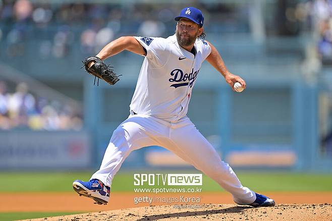 ▲ 커쇼는 이날 역투로 팀 동료들은 물론 상대 팀으로부터도 경의의 표현을 이끌어냈다