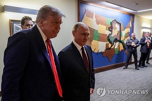 15일 알래스카에서 회담한 트럼프 미국 대통령과 푸틴 러시아 대통령 [타스=연합뉴스]