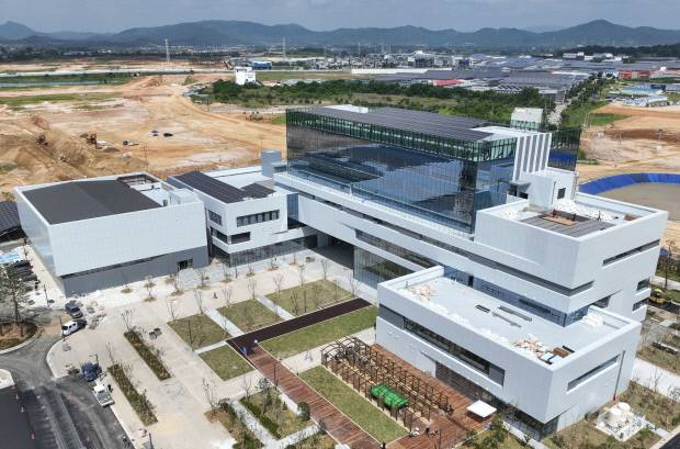18일 국무회의에서 광주시 AI 2단계 사업인 AX 실증밸리 조성 계획안이 의결됨에 따라 광주시 AI 산업에 청신호가 켜졌다. 광주 AI 집적단지로 조성된  북구 첨단3지구 인공지능(AI)중심산업융합집적단지 전경. /김진수 기자 jeans@kwangju.co.kr