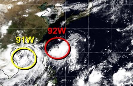 미국 합동태풍경보센터(JTWC, Joint Typhoon Warning Center) 감시 91W 열대요란과 92W 열대요란. JTWC 홈페이지