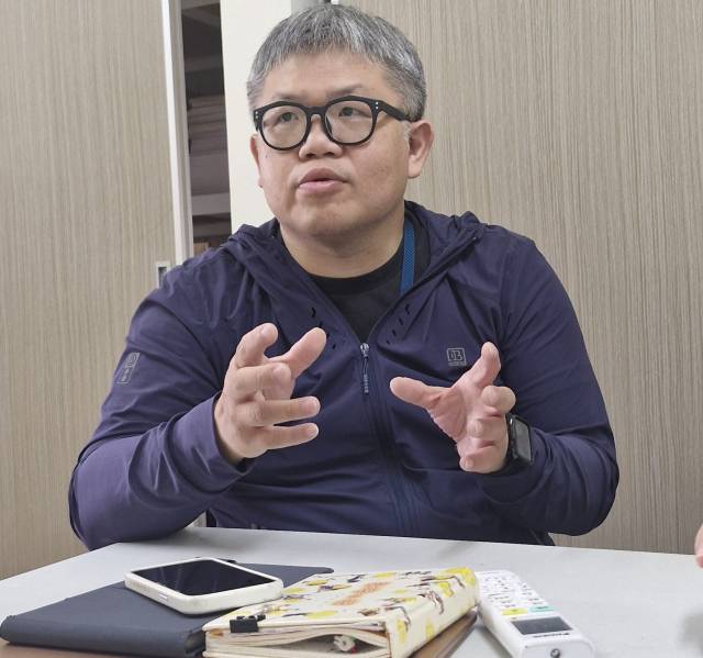 타이베이 트레지힐아티스트빌리지 장위한 디렉터가 9월 예정된 공관거리예술제 취지를 설명하고 있다. 타이베이(대만)=김희돈 기자