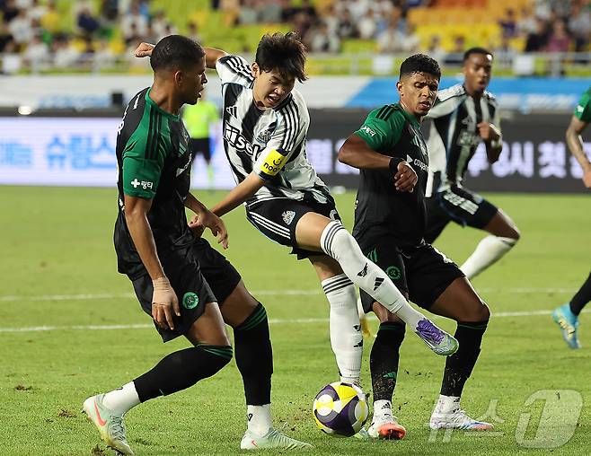 박승수(가운데)  2025.7.30/뉴스1 ⓒ News1 김진환 기자