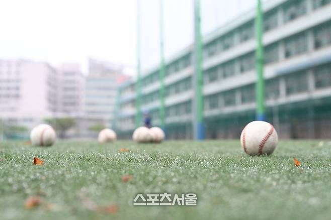 한국야구위원회(KBO)가 ‘2025 KBO Academy (유소년 지도자 역량강화 세미나)’ 운영사업자 선정 입찰을 시행한다. 사진 | 스포츠서울DB