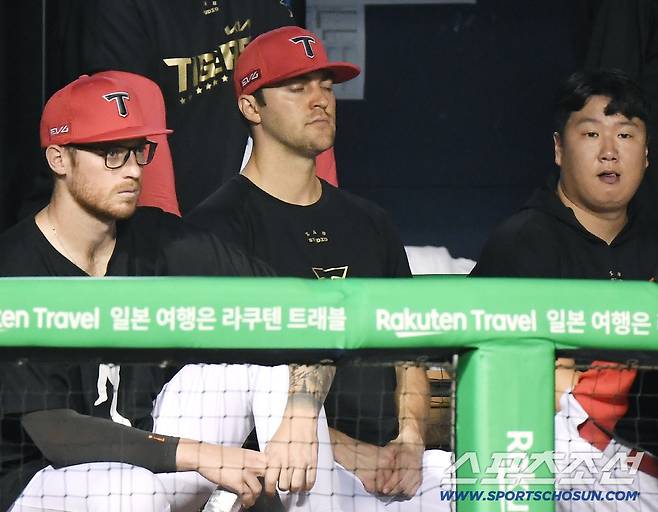 17일 서울 잠실구장에서 열린 KIA-두산전. 8회말 팀이 역전 당하자 7이닝 무실점으로 호투한 선발투수 네일이 아쉬워하고 있다. 잠실=정재근 기자 cjg@sportschosun.com/2025.8.17/