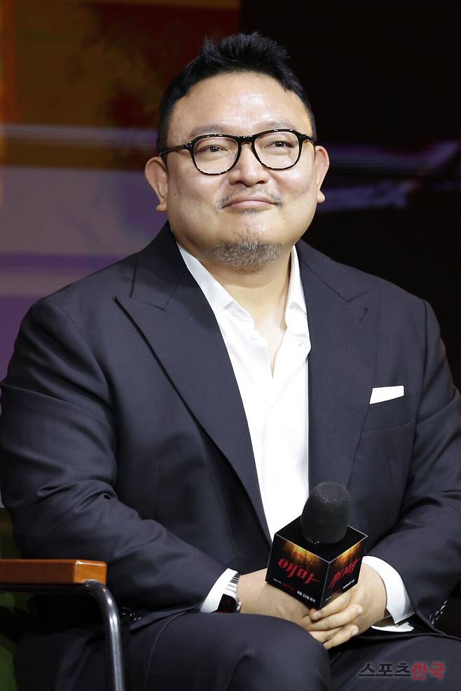 넷플릭스 시리즈 '애마'의 제작발표회에 참석한 이해영 감독. 25.8.18 ⓒ이혜영 기자 lhy@hankooki.com