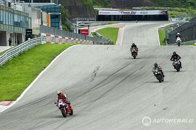 혼다 트랙데이는 'CBR시리즈'와 스포츠 네이키드 'CB시리즈'를 대상으로 진행됐다. (출처: 혼다코리아)