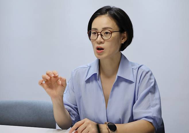 민주당이 밀어붙이고 있는 검찰 개혁 4법에 대해 김예원 변호사는 2000명 검찰 공무원들을 놀게 하는 '검찰개꿀법'이라며 강하게 비판했다./남강호 기자