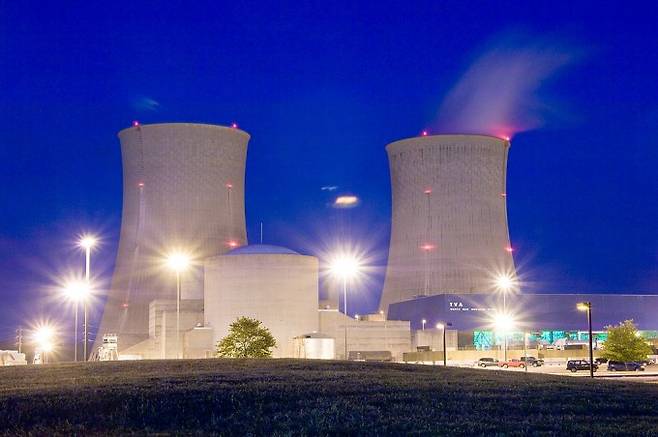 군사용으로 삼중수소를 생산하는 미국 '왓츠 바 원자력 발전소(Watts Bar Nuclear Plant)'. 위키미디어 제공