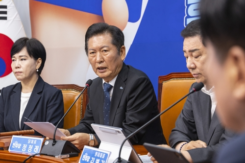 더불어민주당 정청래 대표가 18일 국회에서 열린 최고위원회의에서 발언하고 있다. [연합뉴스]