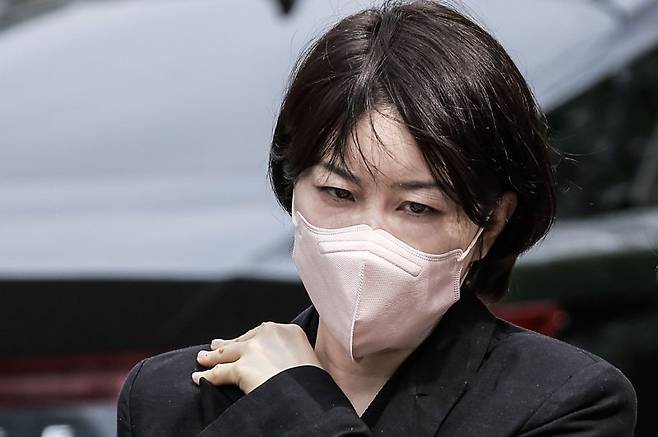 지난 4월음주운전 및 불법 숙박업 혐의로 재판에 넘겨진 문재인 전 대통령의 딸 문다혜씨가 서울서부지방법원에서 열린 1심 선고기일에 출석하고 있다. 뉴시스