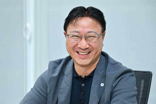 장윤완 우리은행 여신관리부 채무조정팀장이 13일 서울 중구 우리은행 사무실에서 본보와 인터뷰하고 있다. 강예진 기자