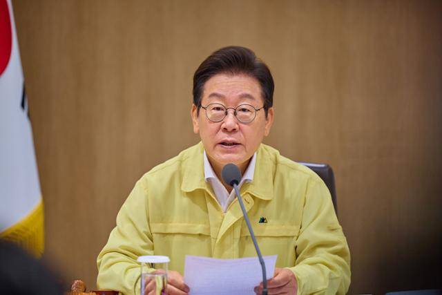 이재명 대통령이 18일 서울 용산 대통령실 청사에서 열린 제37회 국무회의를 주재하고 있다. 대통령실 제공