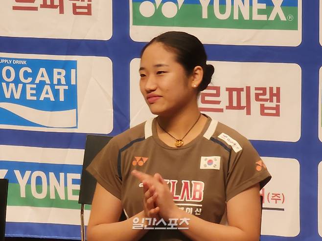 '약속의 땅'에서 세계선수권 2연패 겨냥...안세영 "공격 배드민턴, 아직 부족해" [IS 진천]