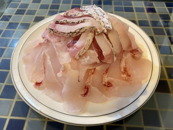 회·구이·전·매운탕·포 등 어떻게 먹어도 맛 좋은 민어는 조선시대 수라상에도 올랐다. [사진 박상현]